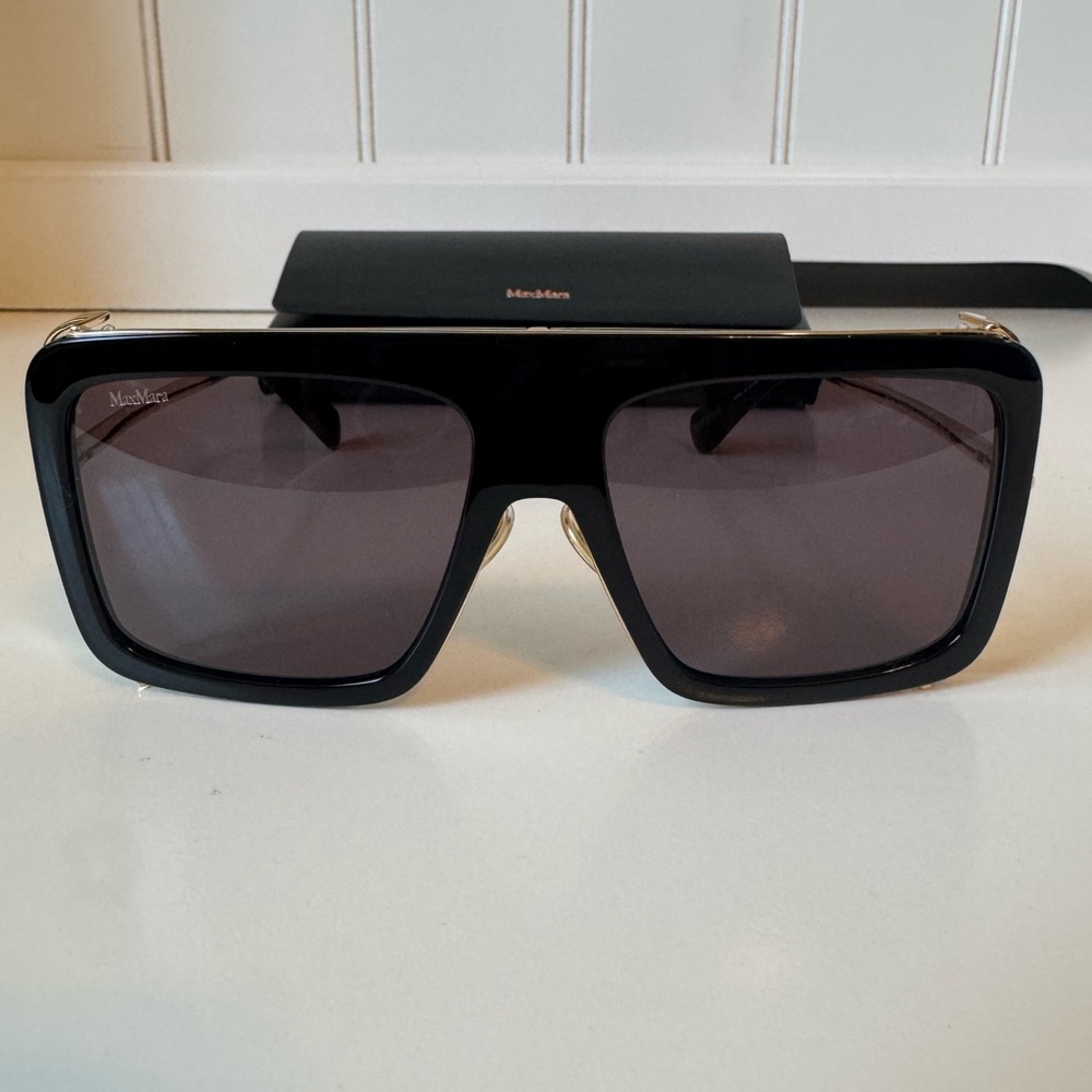 MaxMara Women’s Jean MM0129 Black Oversized Square Sunglasses with Case